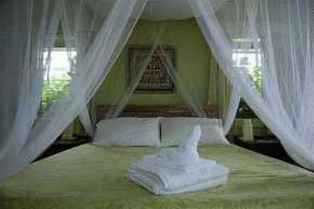 Palmlea Farms Lodge & Bures - Villas Labasa Værelse billede